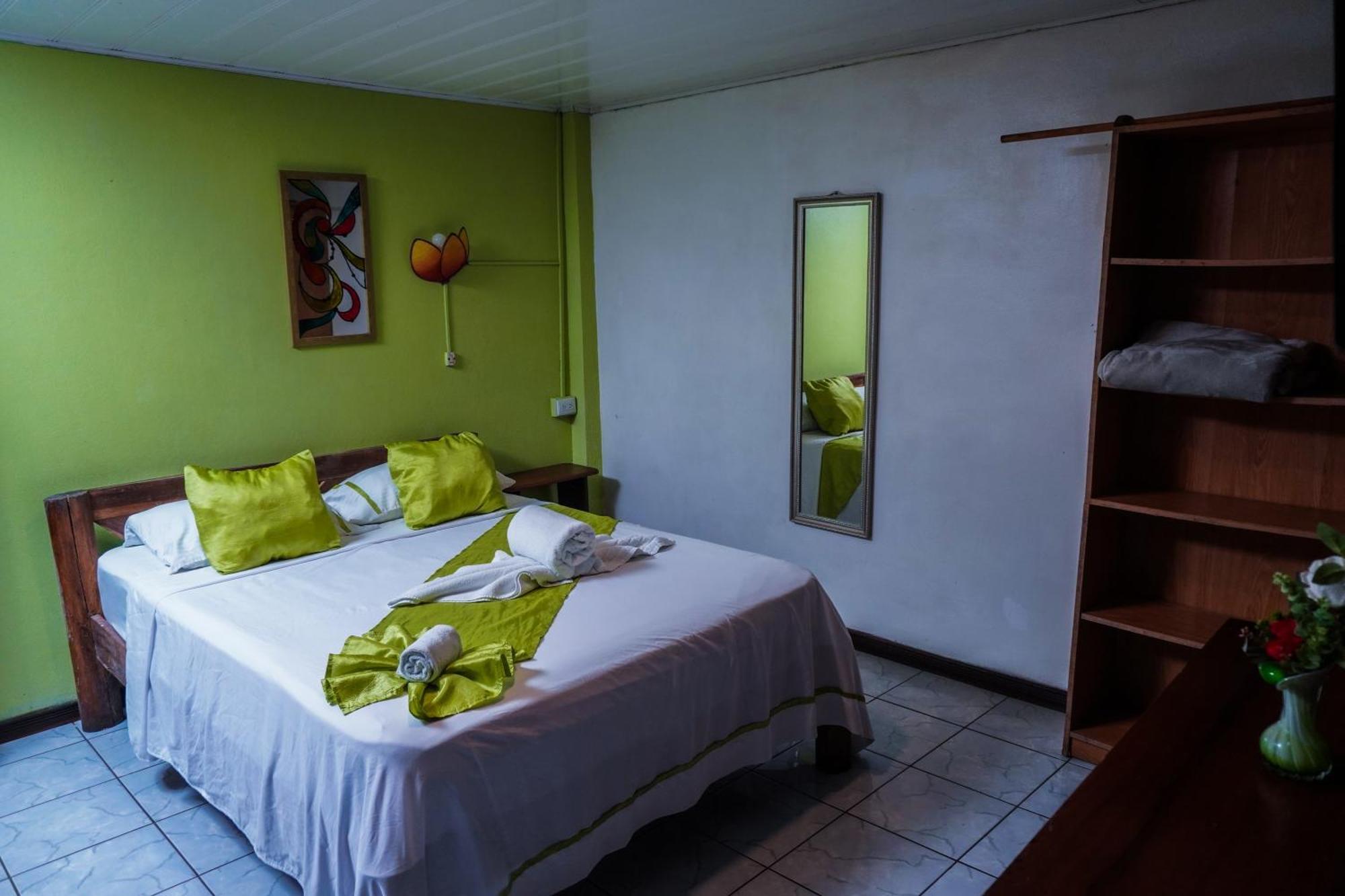 Hospedaje Angeluz Quesada  Exteriér fotografie
